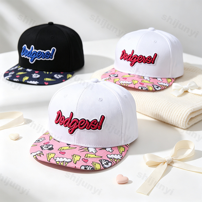 قبعة بيسبول بطبعة كرتونية بأسل - مراجعة Snapback Hat Flat وسعره